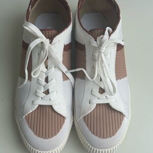 Elegant Women's Sneakers in White and Brown